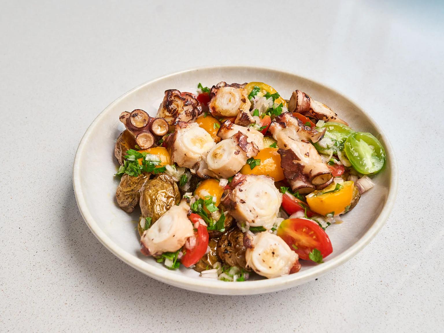 Notre recette de tentacules de poulpe, grillés et en salade pour en profiter toute l'année.