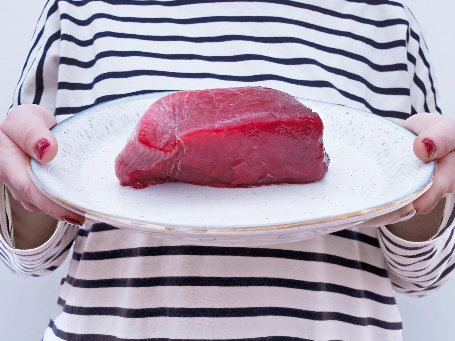 Oui, on peut aujourd’hui manger du thon rouge sans mettre en danger l’espèce.
